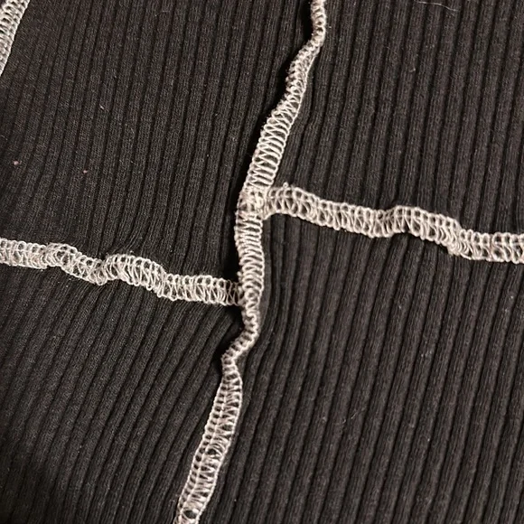 SHEIN Ribbed Cropped Tank - Picture 3 of 5